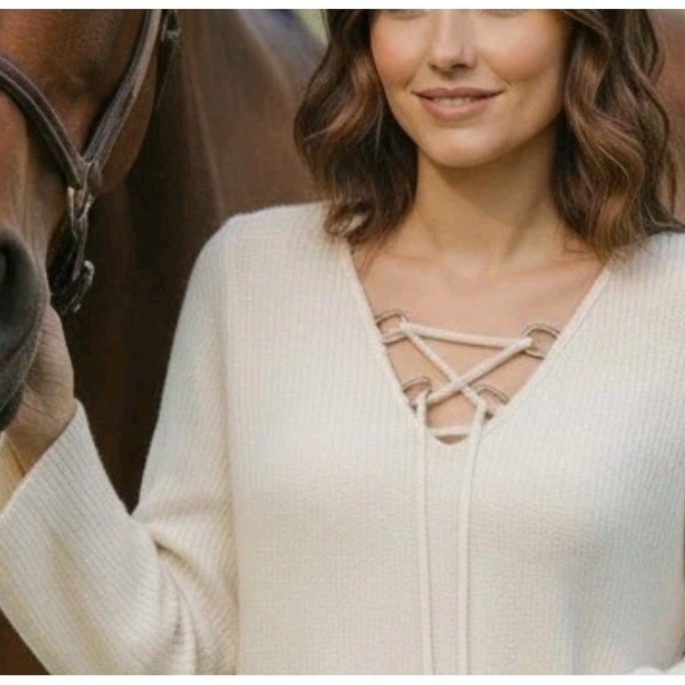 Lauren Ralph Lauren L NWT Ribbed ‎ Knit V-Neck Sweater Silver Hardware Cream - Picture 6 of 12